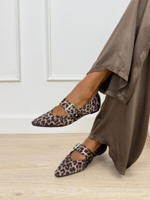 e56b3fc5-5eea-4147-b387-13ba3428f5d0