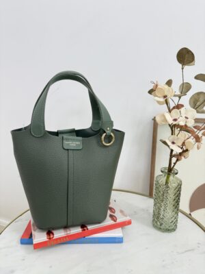 02a5240b-798d-4c83-aad5-f83a0c04dba1