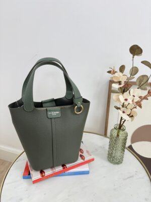 f85a64df-0cc3-4260-9f8d-0addc06985de