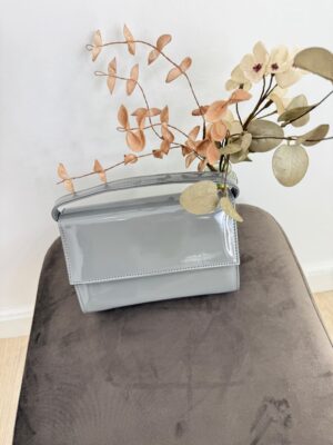 1a7229dc-a22d-407f-bd40-730afc4888fe