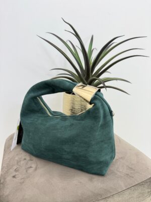 3ac868ba-49fd-4e89-8d8e-e996135e88e5