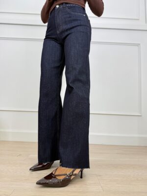 8b32fbed-3f87-4e0e-b249-5c6bd4f46402