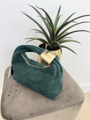 a4249fc9-e0a9-409e-9663-a2c1ae3568c2