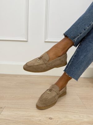 a8e3bb71-690f-46a8-9171-b237adb6522b