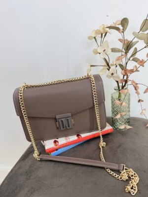 b8cea819-5681-4d18-8b77-6a89798bafc6