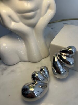 d1985e1c-8b2e-4791-b2a1-1fba242d6f0b