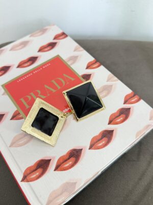 ed4549fd-f22b-4fff-9e5a-10126d4084e6