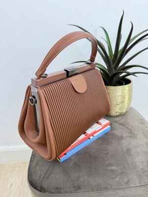 e8fe7757-74a3-4fa7-93ca-0888dfcd3e8f