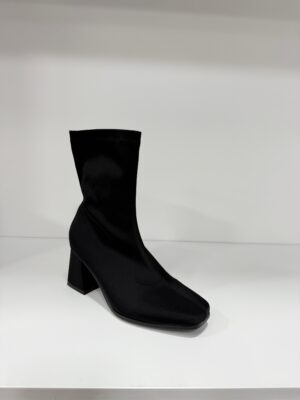 656994f4-4fc3-4edb-b29d-1ab441f82ee5