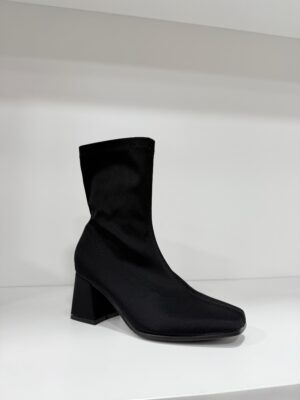 812387dd-6d77-4f0d-bc52-b31f8c8336ea