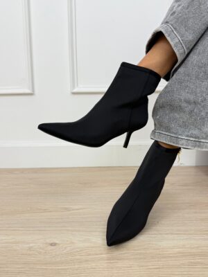 8a98d0ab-7b8d-4054-b9ea-9da72d8fcd82