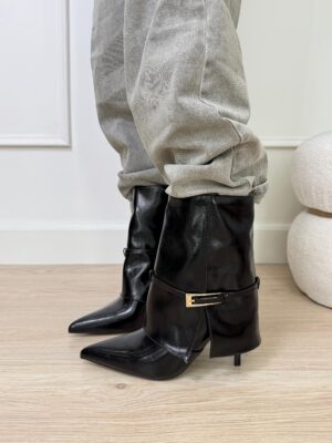 909a490c-c0a1-414d-a8a4-c2e795b0dd38