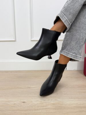 b7264da3-6d9e-4be7-b36b-c86870ae93a6