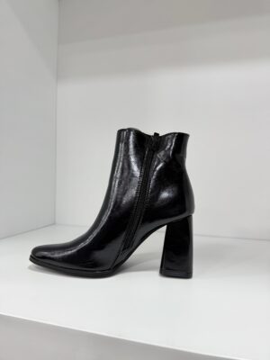 d284e0a2-31e9-48ce-81c9-3d841133226a