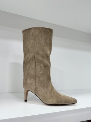 d38ed717-2d97-42e2-929c-ec6af40fe084