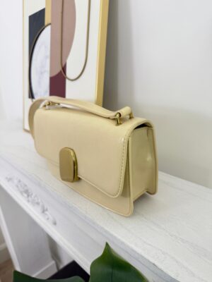 e205198b-ddc9-4d67-9e40-2afcf829c44f