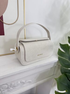 f42335cf-edcd-44d9-9334-3231b8465798