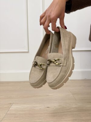 1dc4a254-5f4c-406b-bfb8-1c66c62ea443