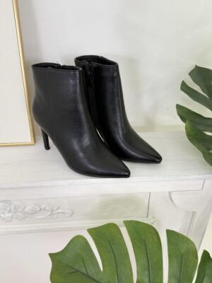 4d18b3bb-4d26-46c4-a899-0fe9f5db25f4