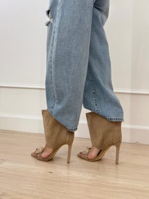 8993c2dc-0f87-42c8-a256-53f176150545