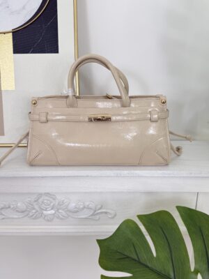 a225eec2-2df9-487c-a554-6593239d957b