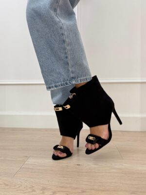 b5eb850d-dae5-4f3a-8b23-fc6d3743de92