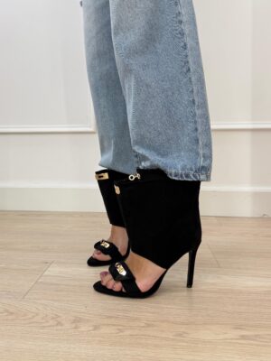 cb9a2ec0-2877-4349-a05e-74e4e973fb60