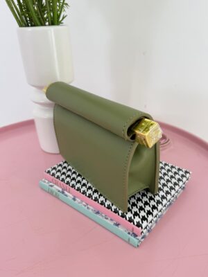 d0f01fcd-30f0-4e83-bf13-e0b7c125abcf