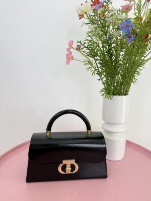 02e0d1f9-4278-43b1-bbf5-ff28ef4e6110