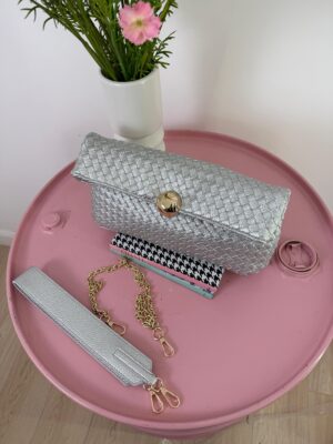 042bd0ba-793d-4cef-9325-95f92b3334ef