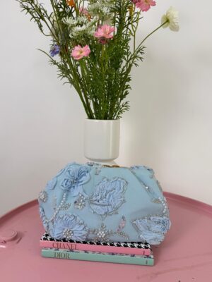 31bb5bfd-7ce6-4c36-9aa8-c187592c00ee