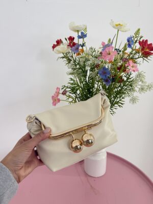 4792f7e9-4f8e-49bf-aba3-7dd34a2532cb