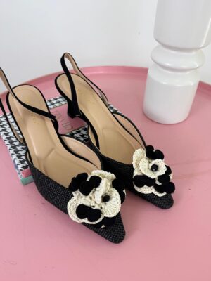 6c03d003-8b39-456d-8497-e1c8eb4a5836