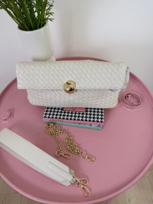 f90d6ff2-2f96-4d38-925e-42c6d0b32144