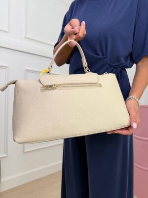 ee56902d-509e-45be-aa3d-9226a8866345